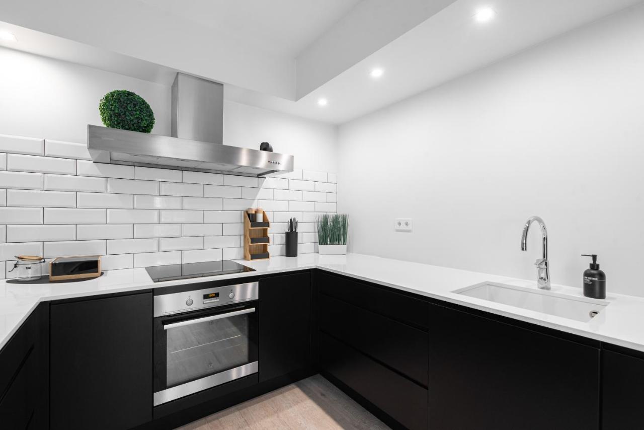 Airhome - Black&White Talin Exterior foto